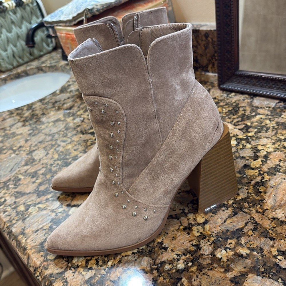 Lulus booties - Picture 3 of 4